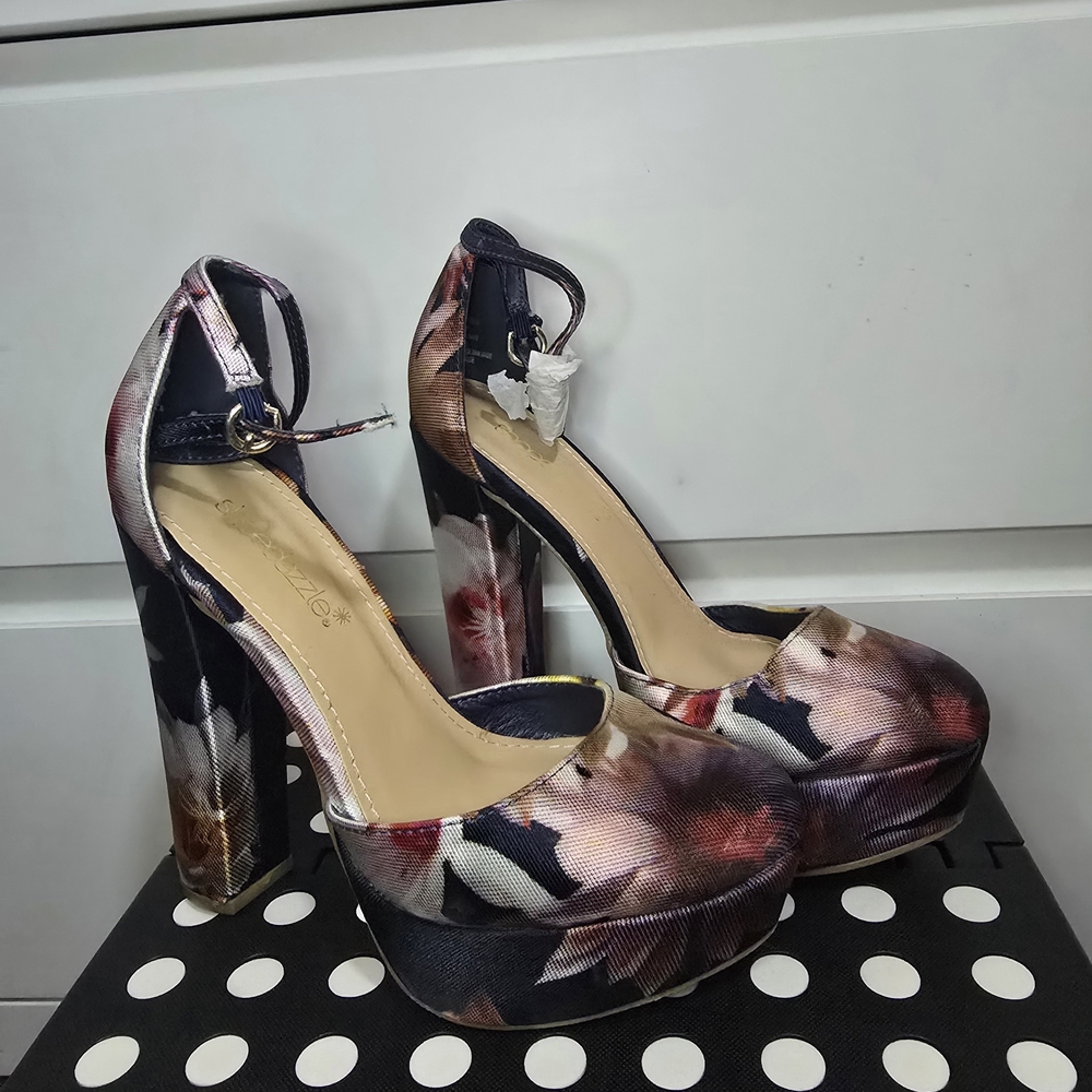 Shoe Dazzle Floral Platform Heels - Black and Pink